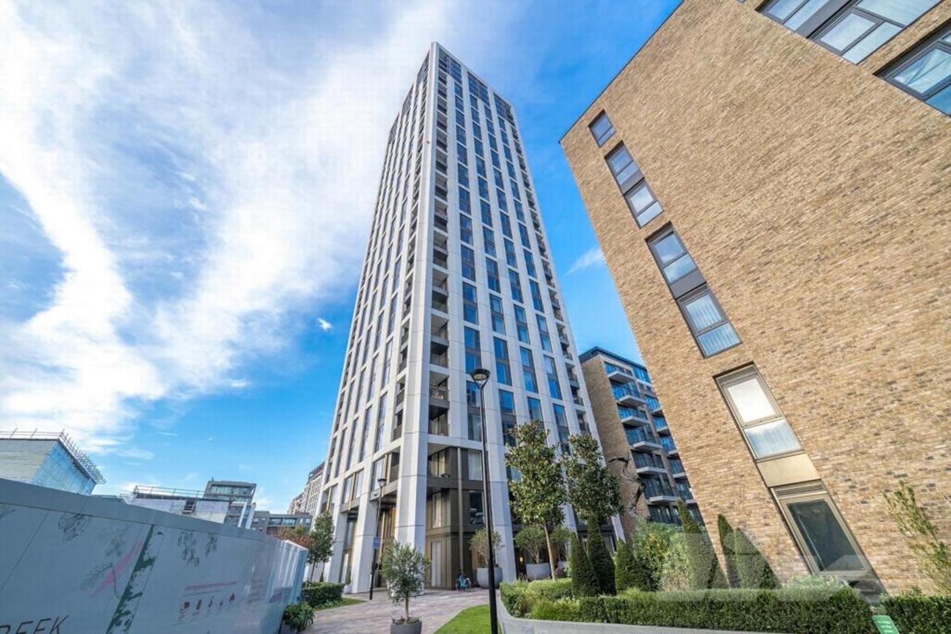 Tower Retreat - Modern 2 Bedroom