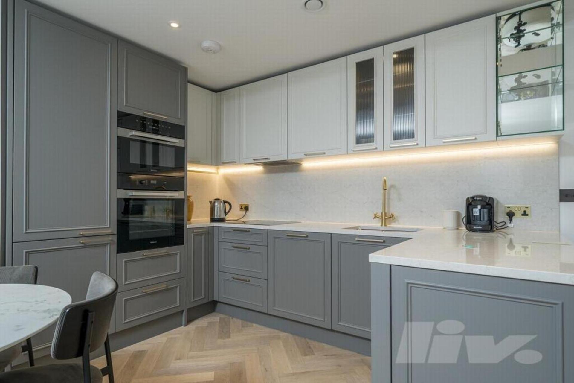 Tower Retreat - Modern 2 Bedroom Appartamento *